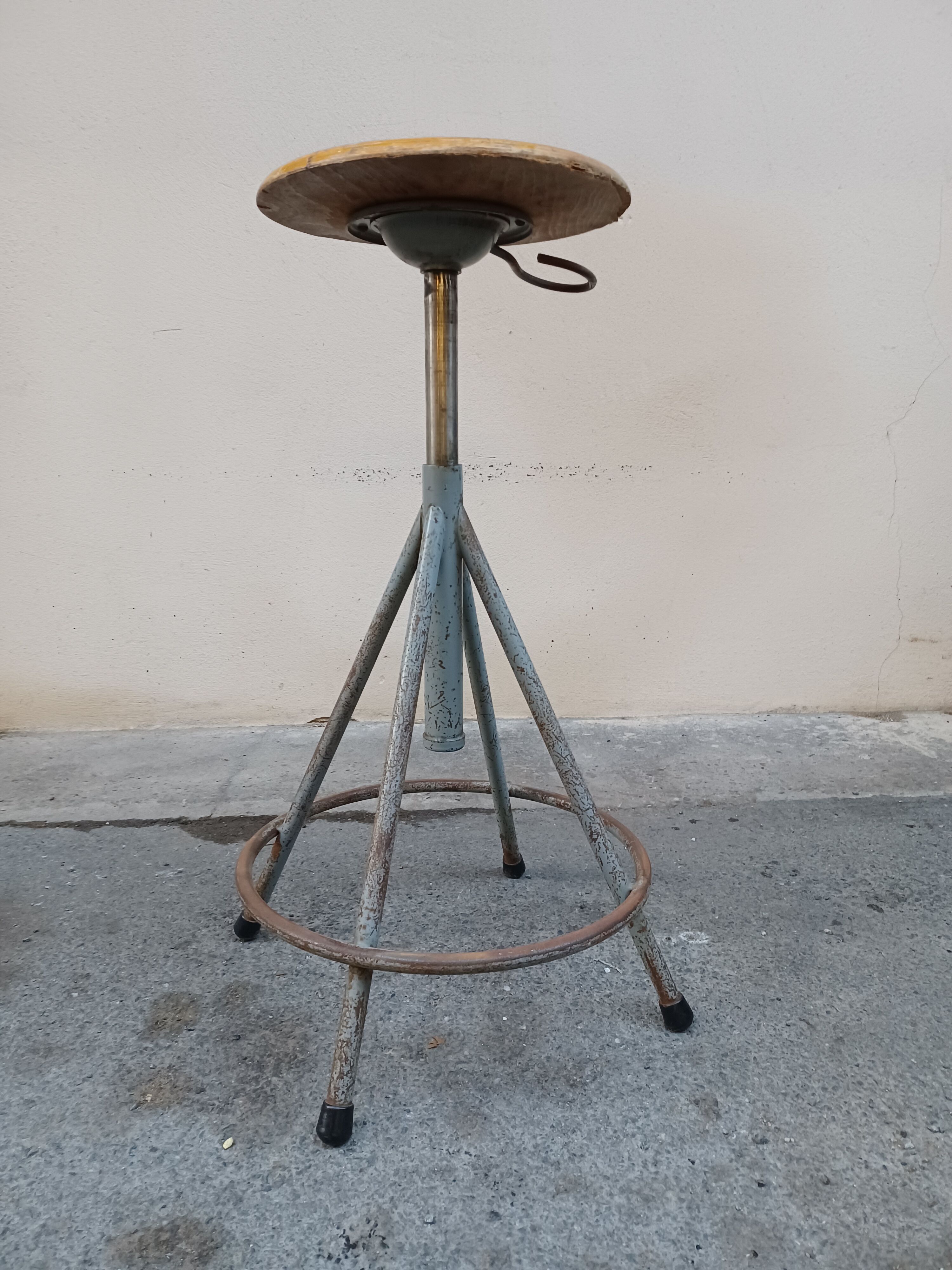 Workshop stool