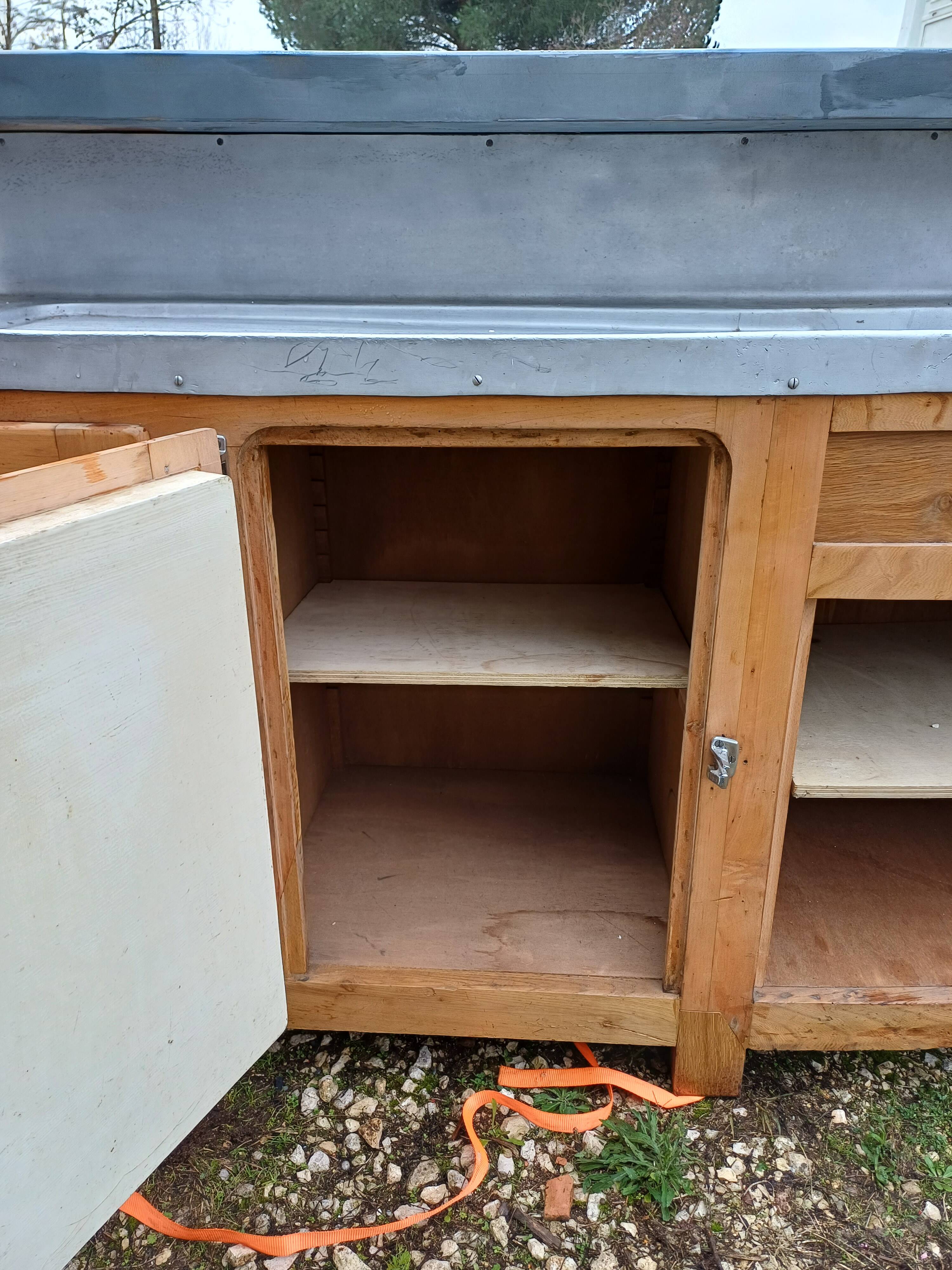 Mr. Bazin's bar counter in Limoges