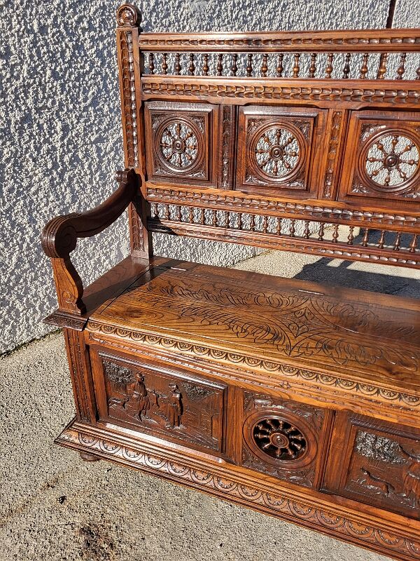 Breton chest bench hunting scene in chene