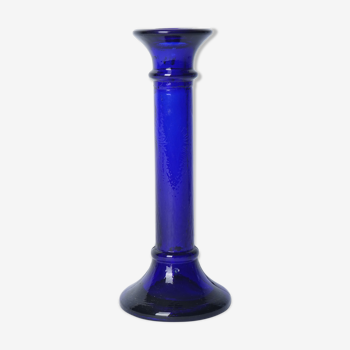 Blue glass feeder