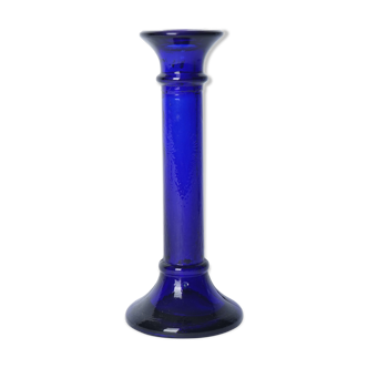 Blue glass feeder