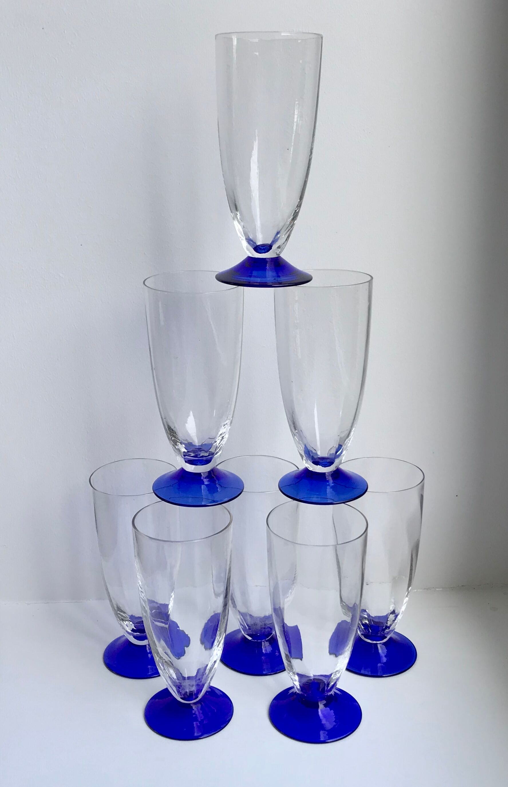 Set of 8 glasses of champagne with blue feet 60s-70s