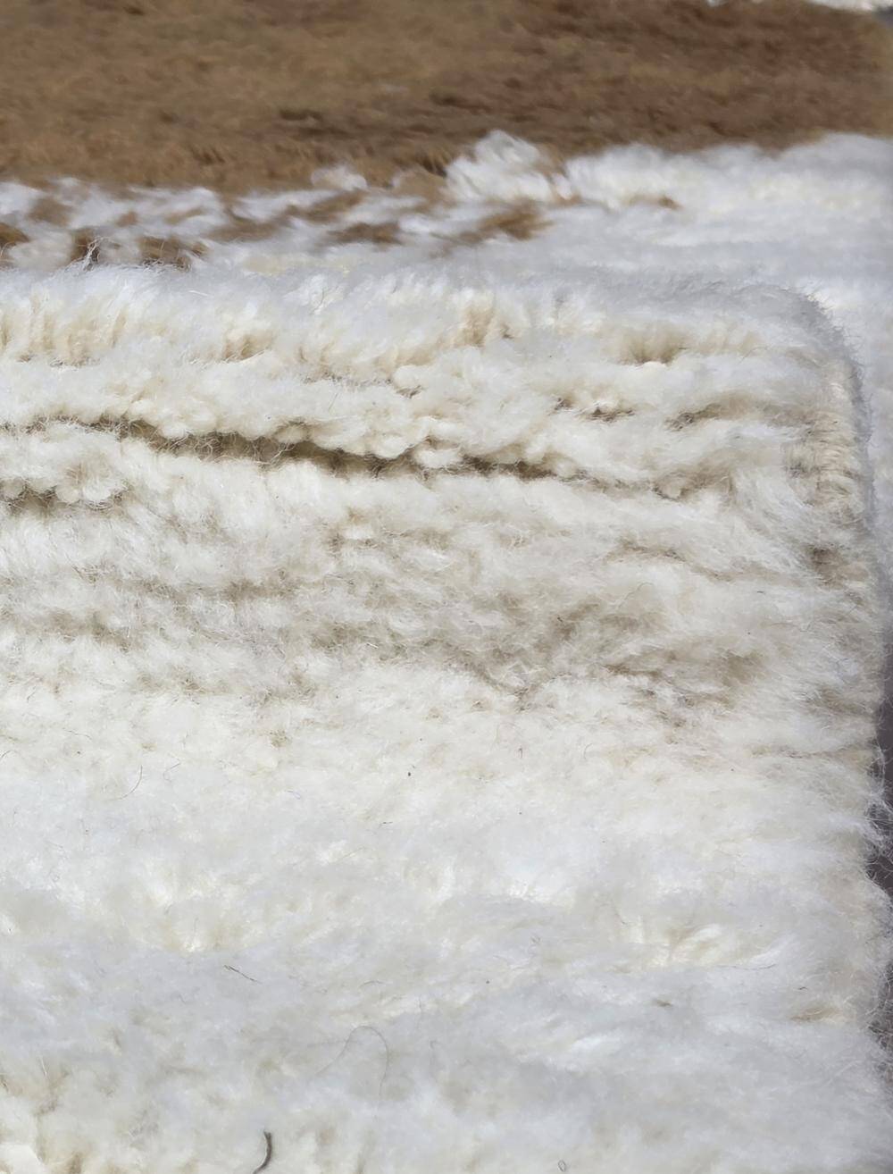 Contemporary Moroccan Rug - 298 x 206 cm