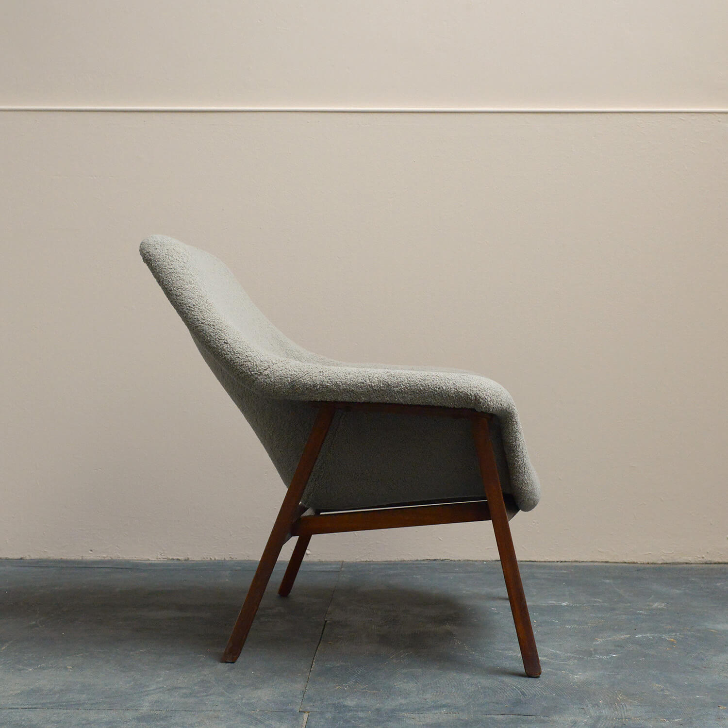 Pair of Mid-Century Fibreglass and Bouclé Lounge Chairs, 1960s