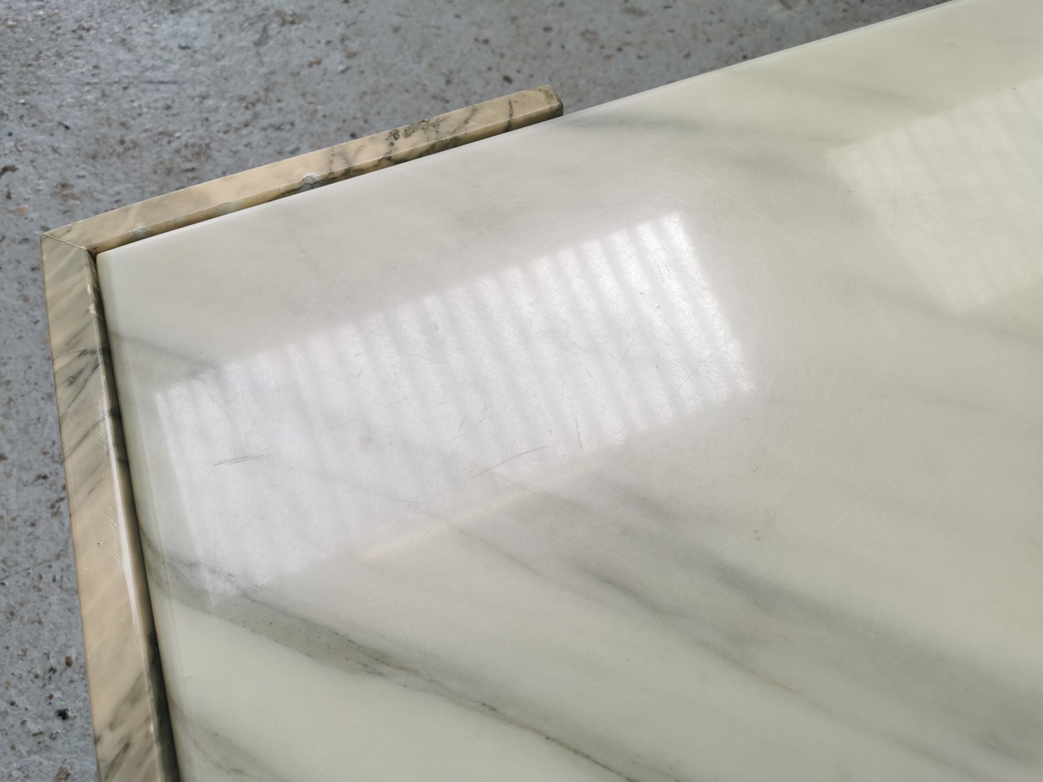 Table basse en marbre Roche Bobois