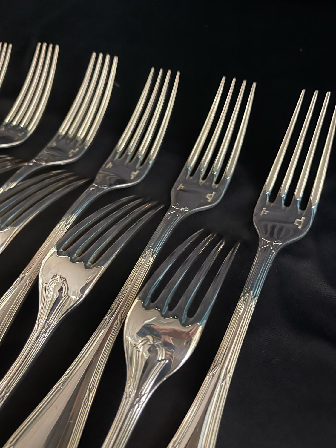 Christofle ménagère rubans croisés 75 pièces état proche du neuf