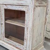 Buffe- vintage showcase