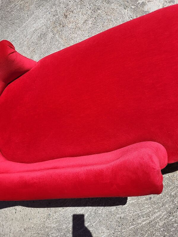 Meridian in red velvet 1900