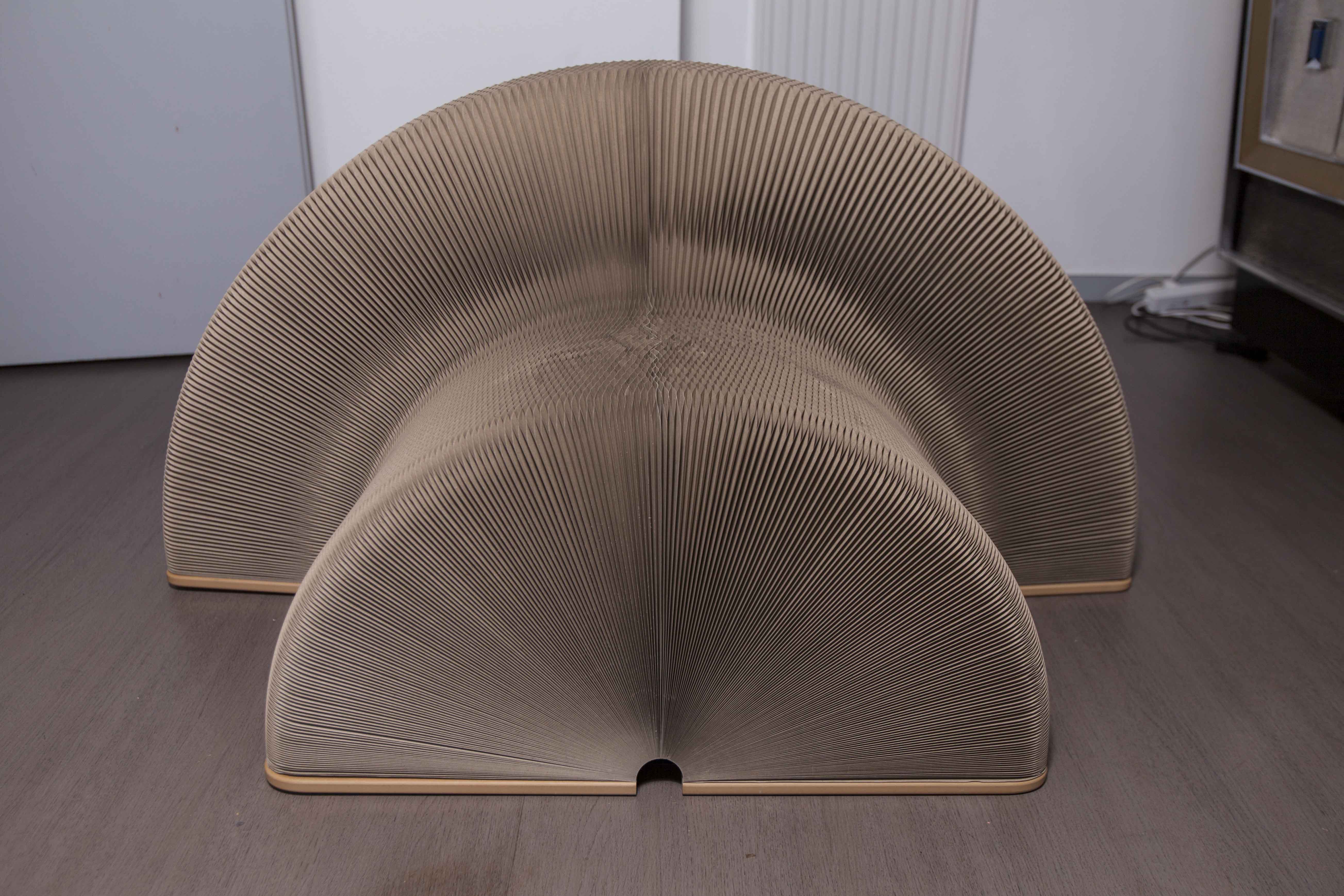 Vintage Extendable Seat The Flexible Love by Chishen chiu 2009