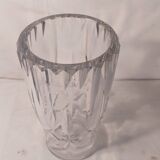 Baccarat crystal vase with chiseled motifs