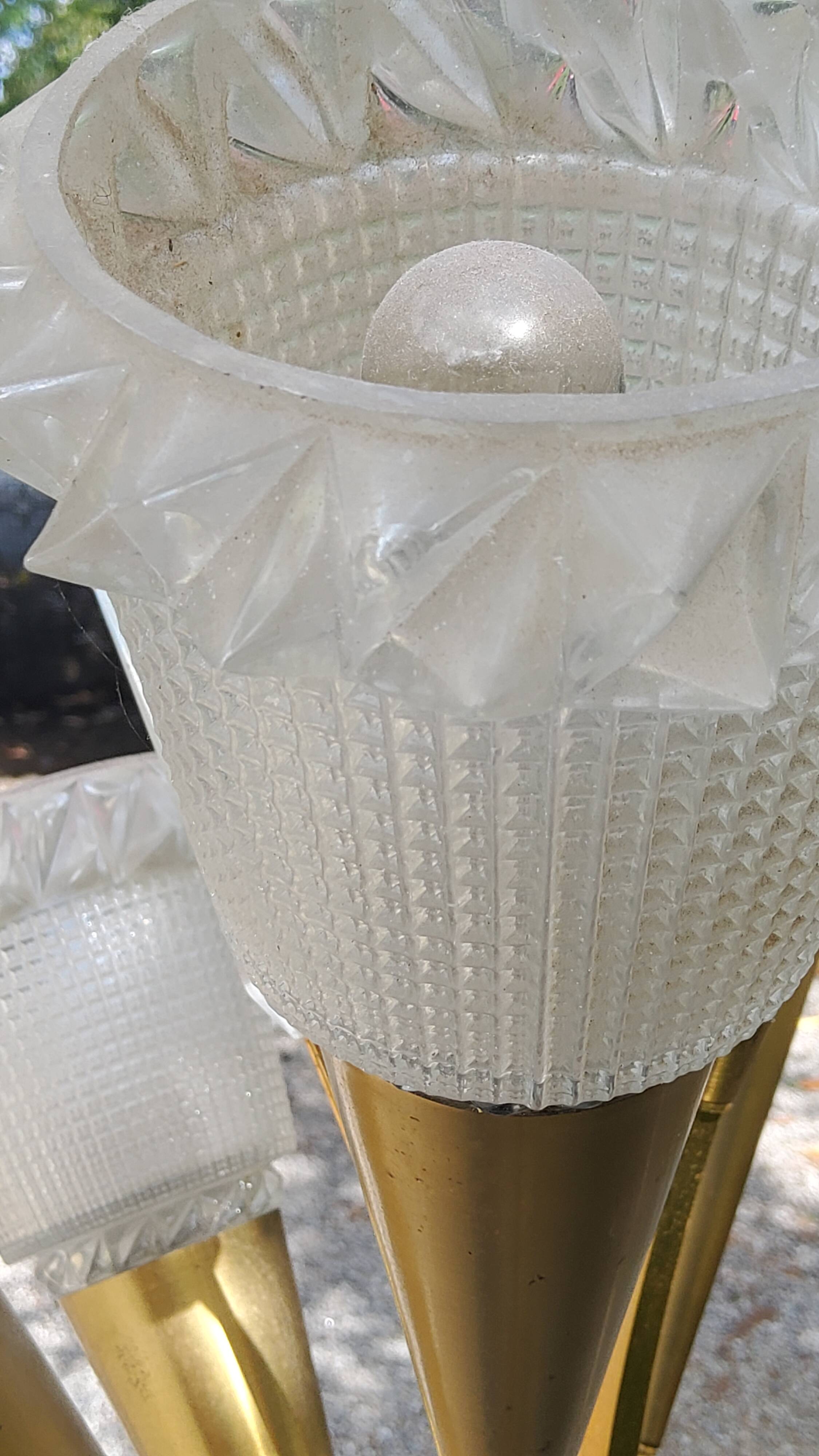 Vintage floor lamp in gilded brass with 5 glass tulips from the 50s