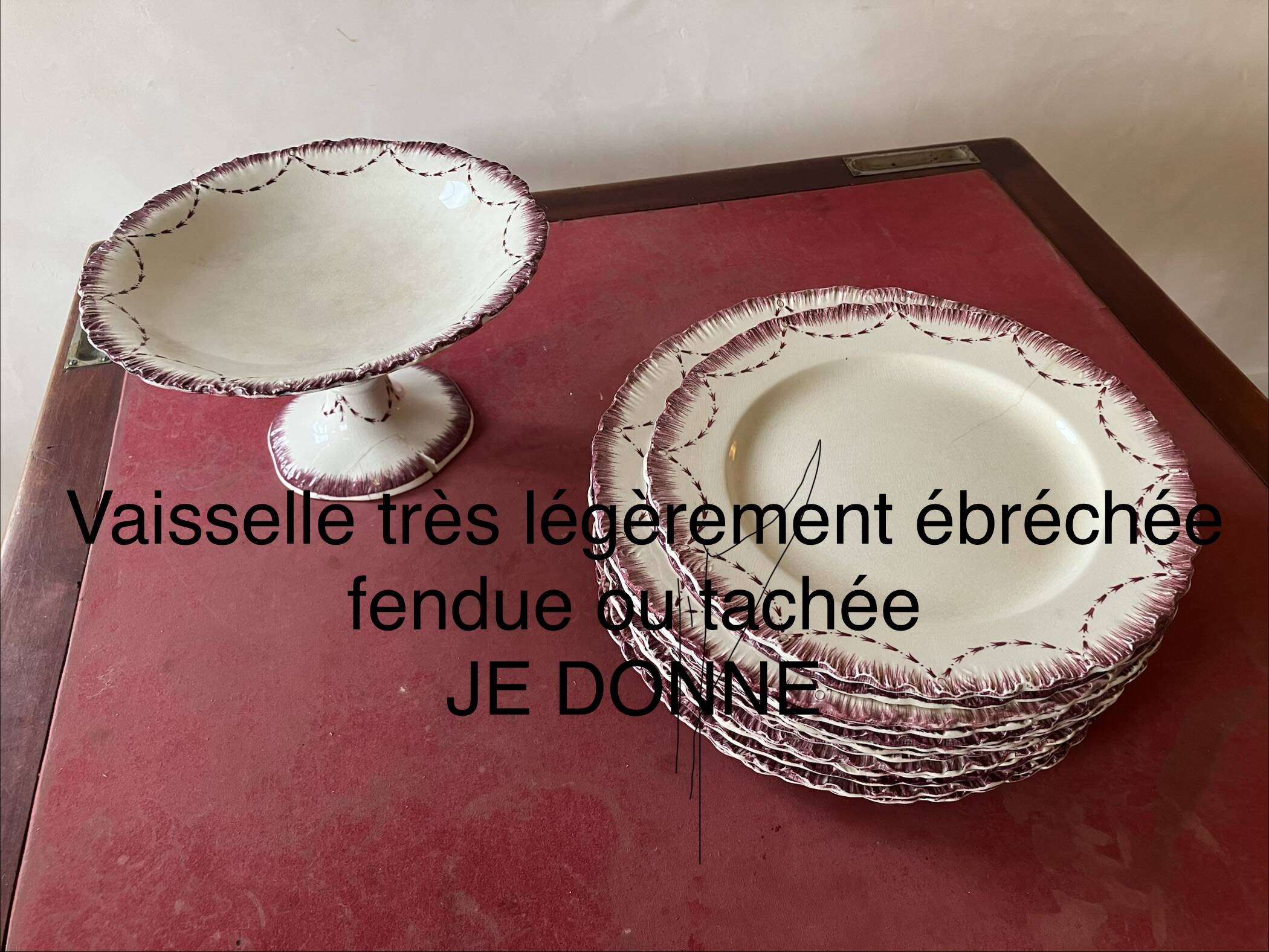 Wedgwood dinner service, 43 pieces.