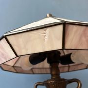 Lampe de table Tiffany Art déco en vitrail violet