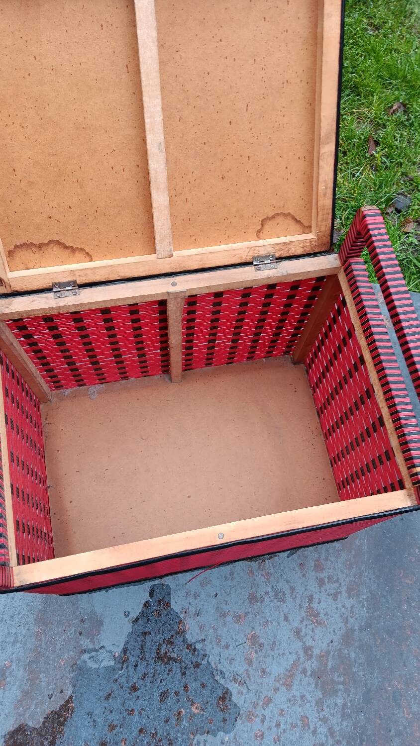 Vintage storage chest or laundry basket
