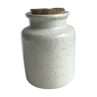 Speckled sandstone pot