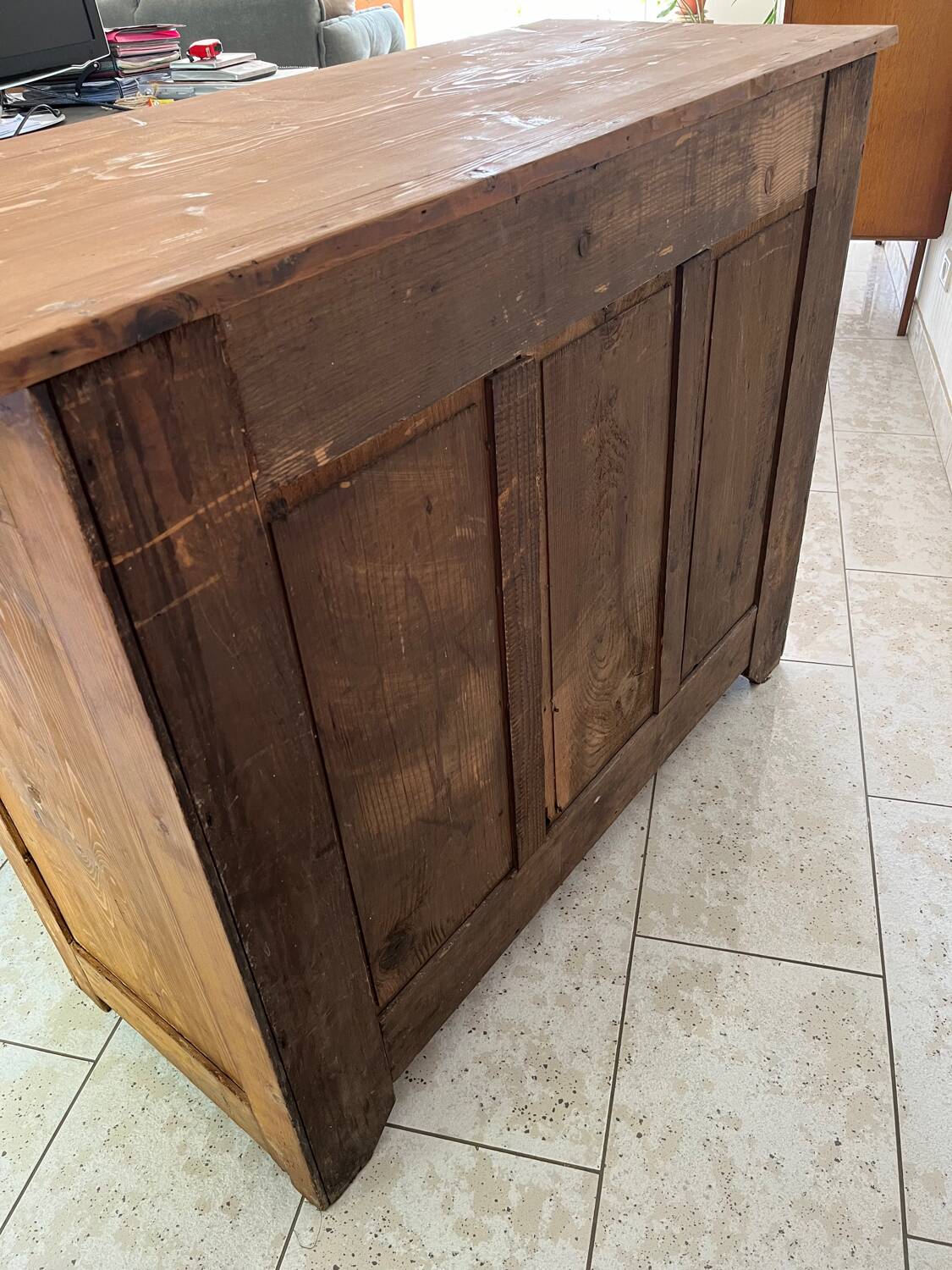 Antique dresser with glass doors and fleur-de-lys from the 50s