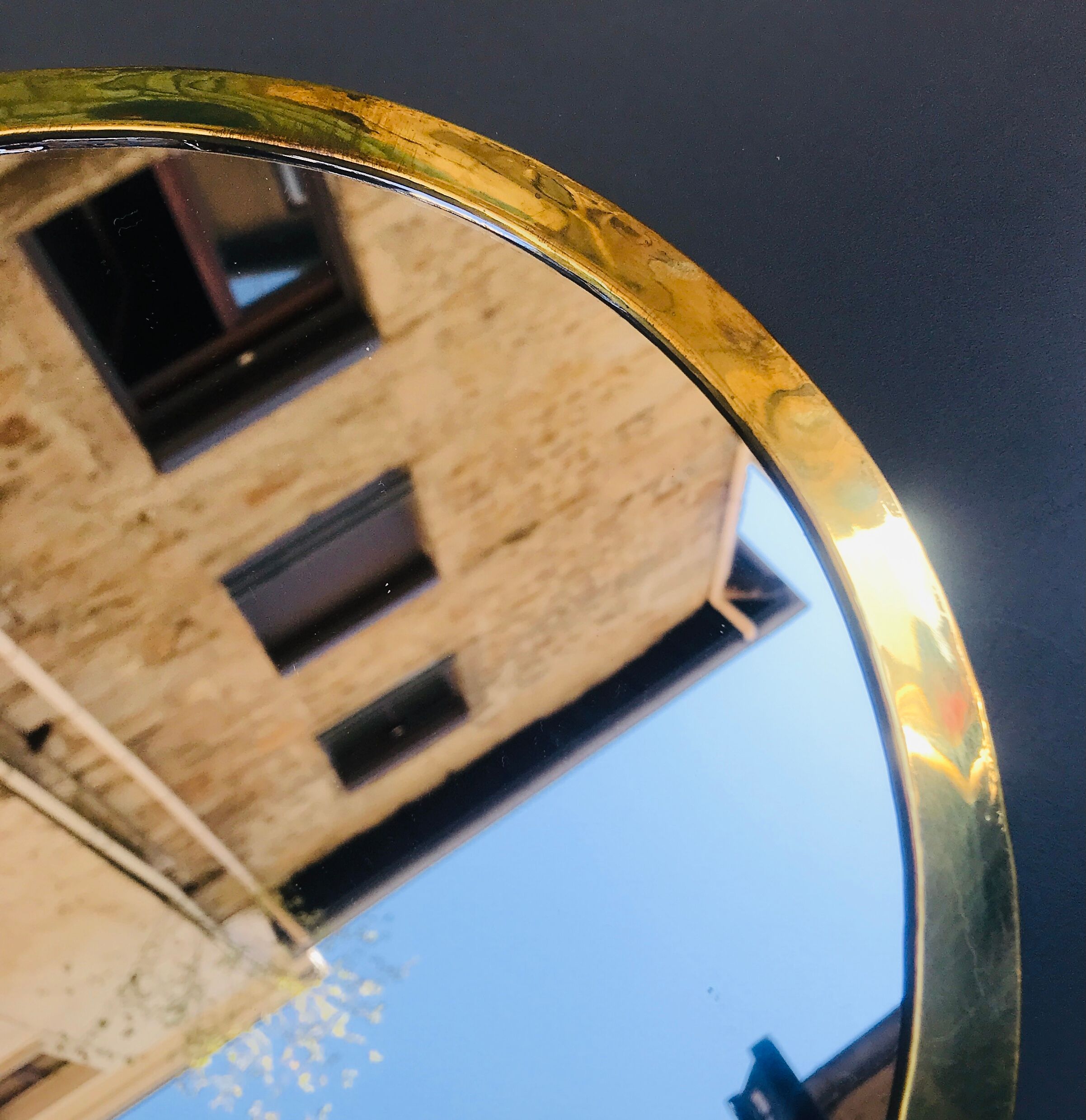 Round brass mirror 32 cm