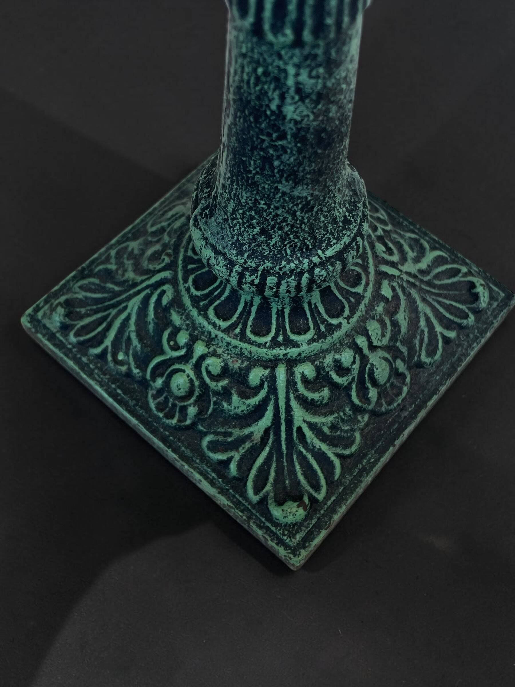 Vintage candlestick holder in patinated green-grey cast iron, 32.5 cm