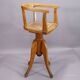 Chaise de barbier antique pour enfants, Allemagne vers 1920.