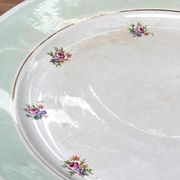 Set of 2 mismatched serving dishes