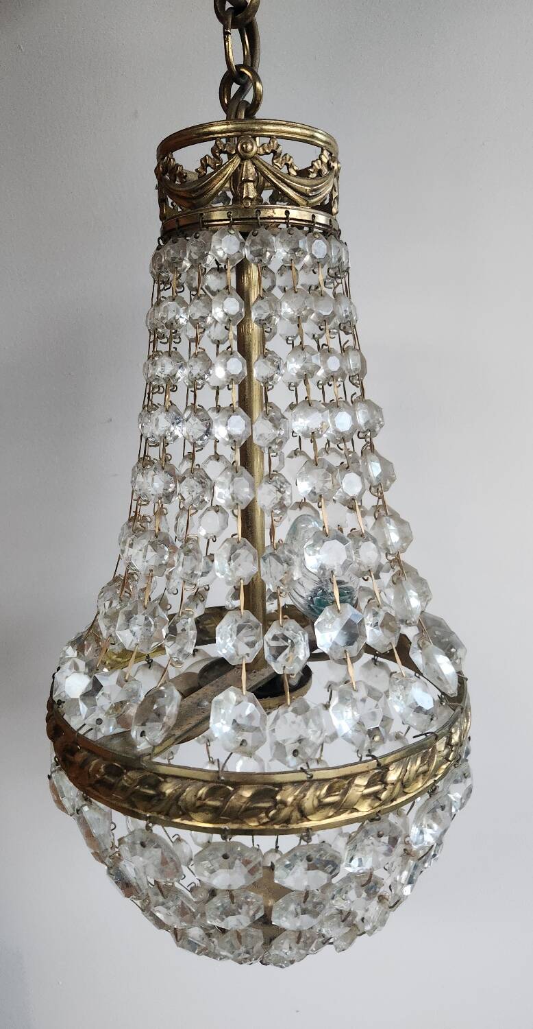 Hot air balloon chandelier with tassels
