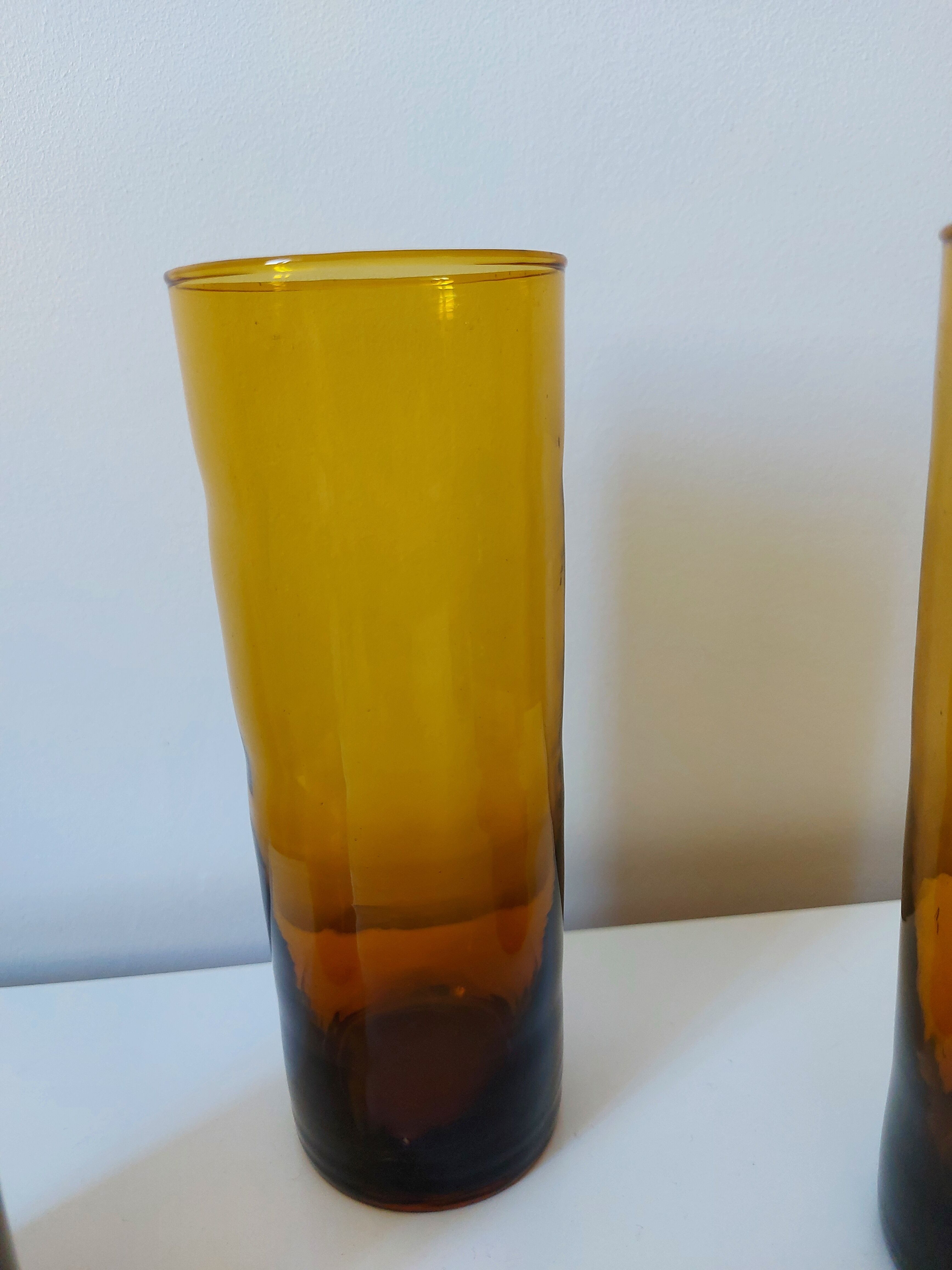 Set carafe and 5 amber glasses