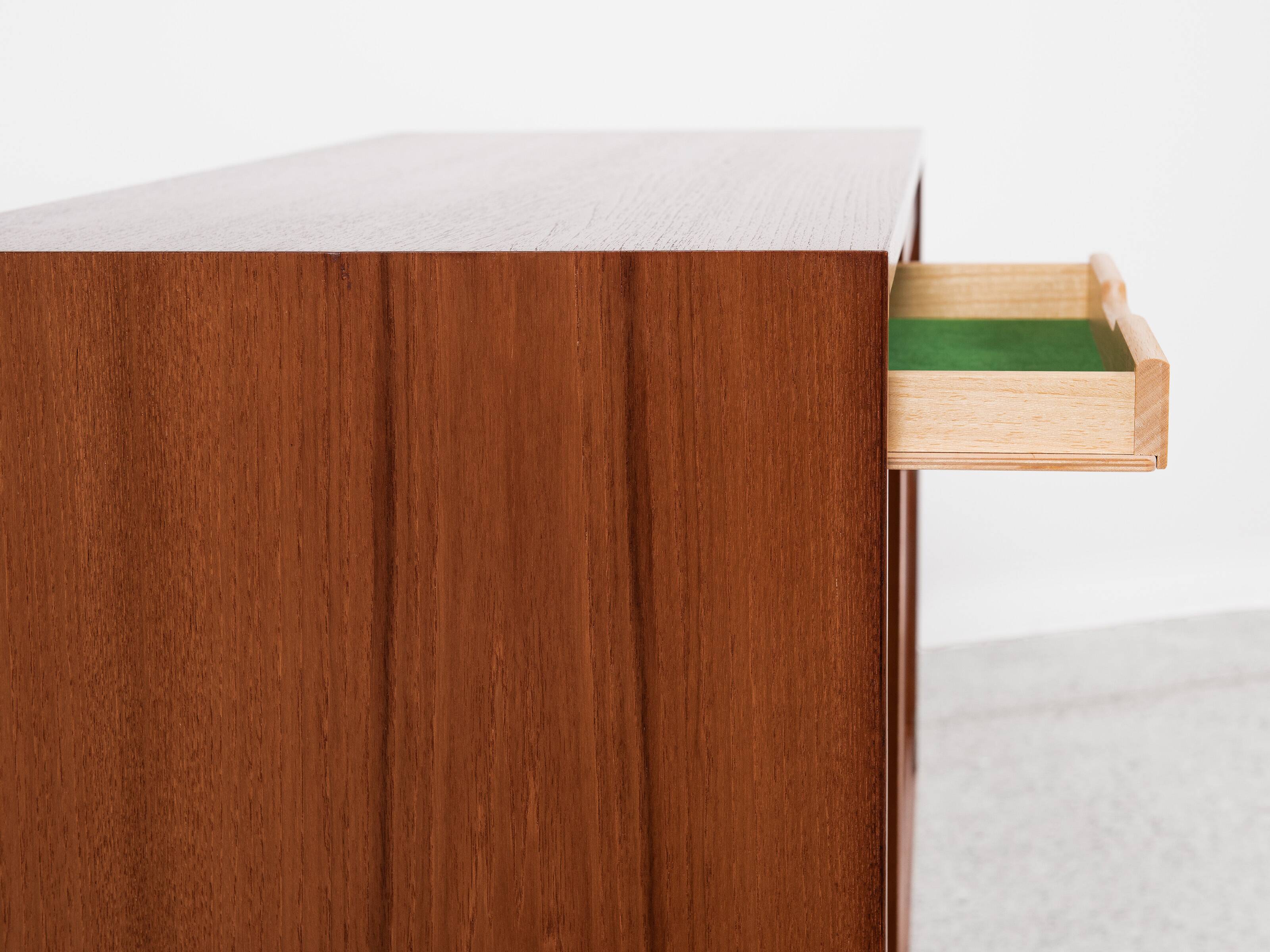 Small Danish sideboard in teak by Hundevad 1960s - 108 cm