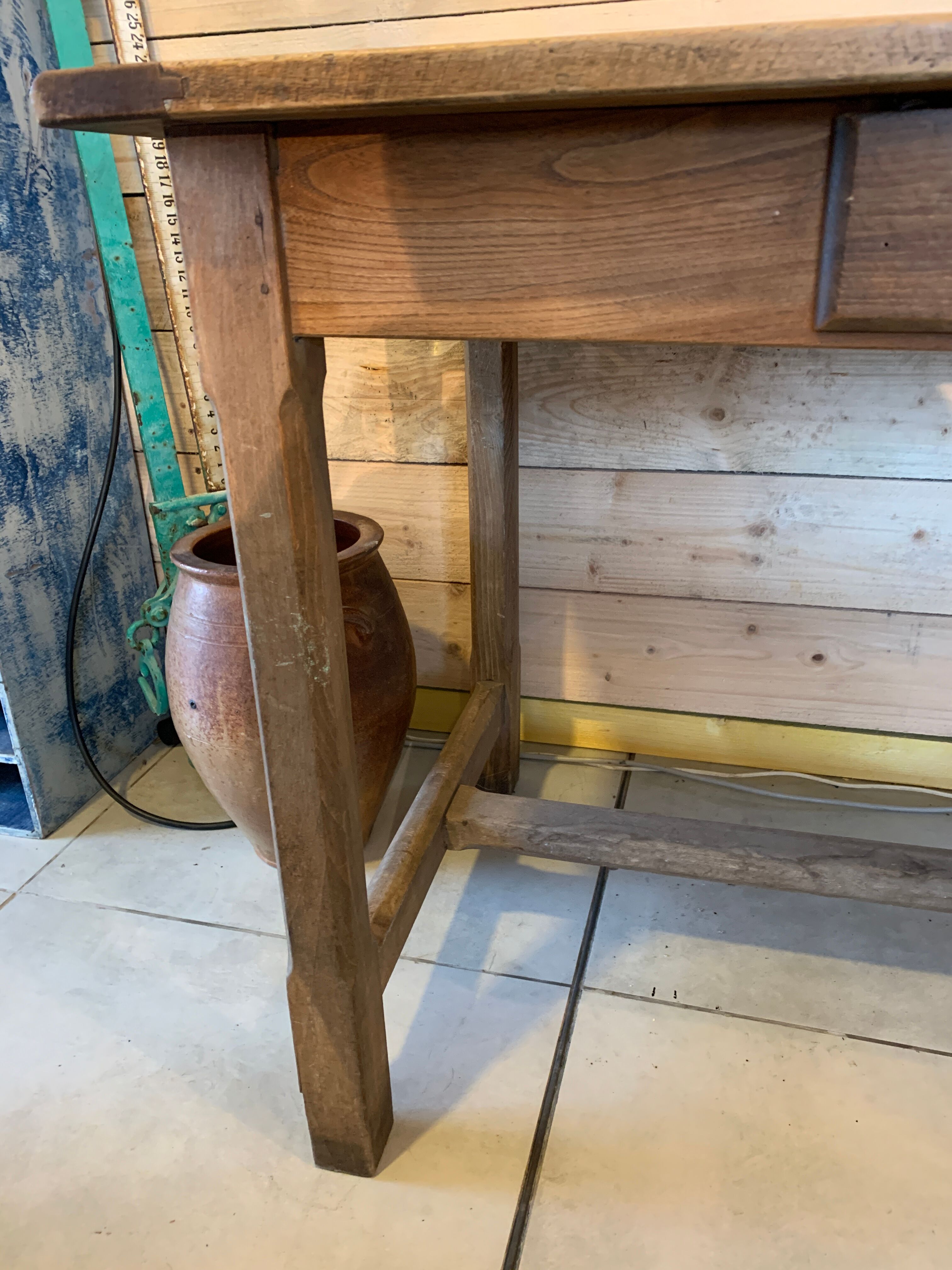Bureau ancien en bois de ideal meubles à Roubaix