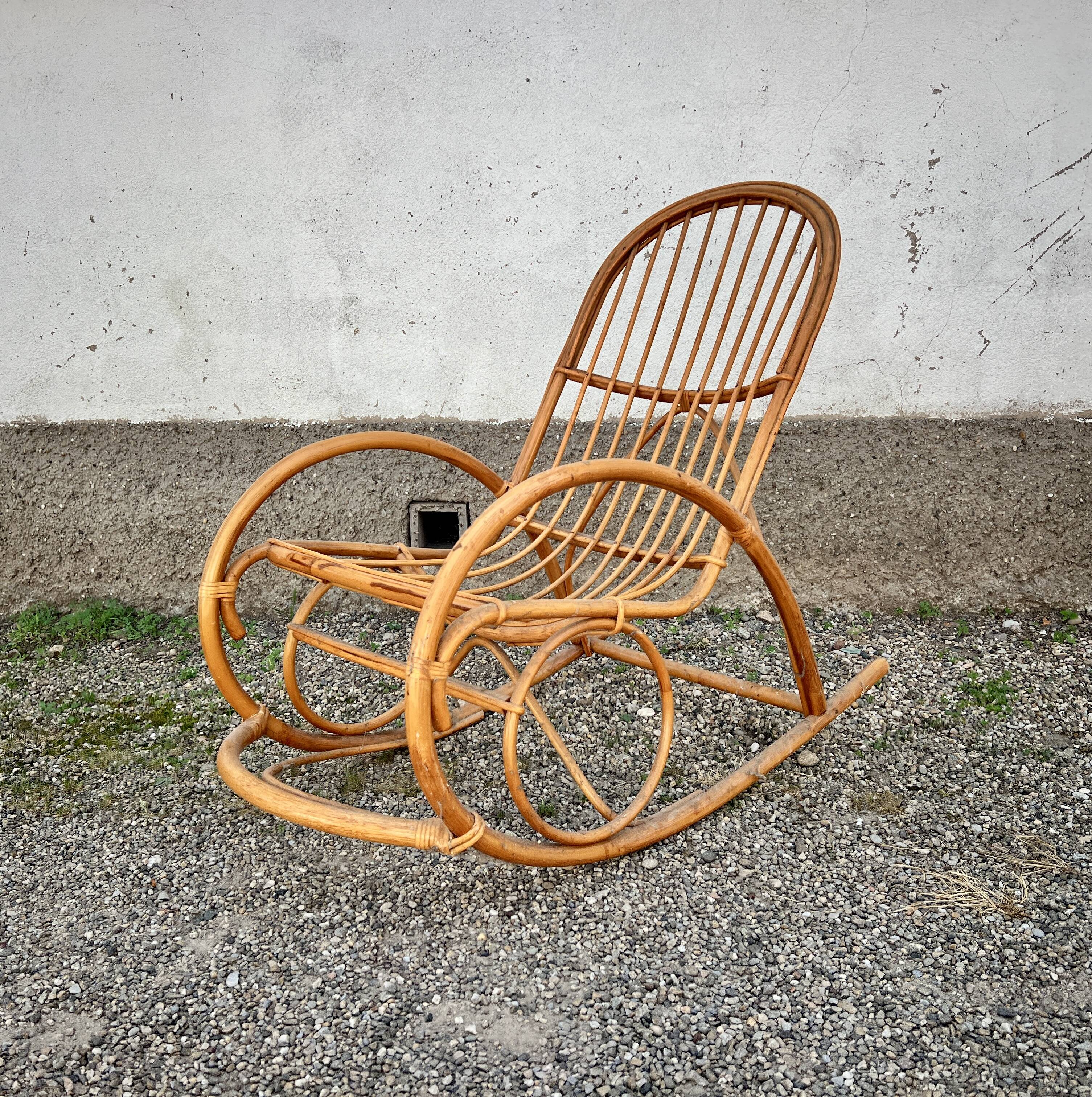 Adult rattan rocking chair – very good condition