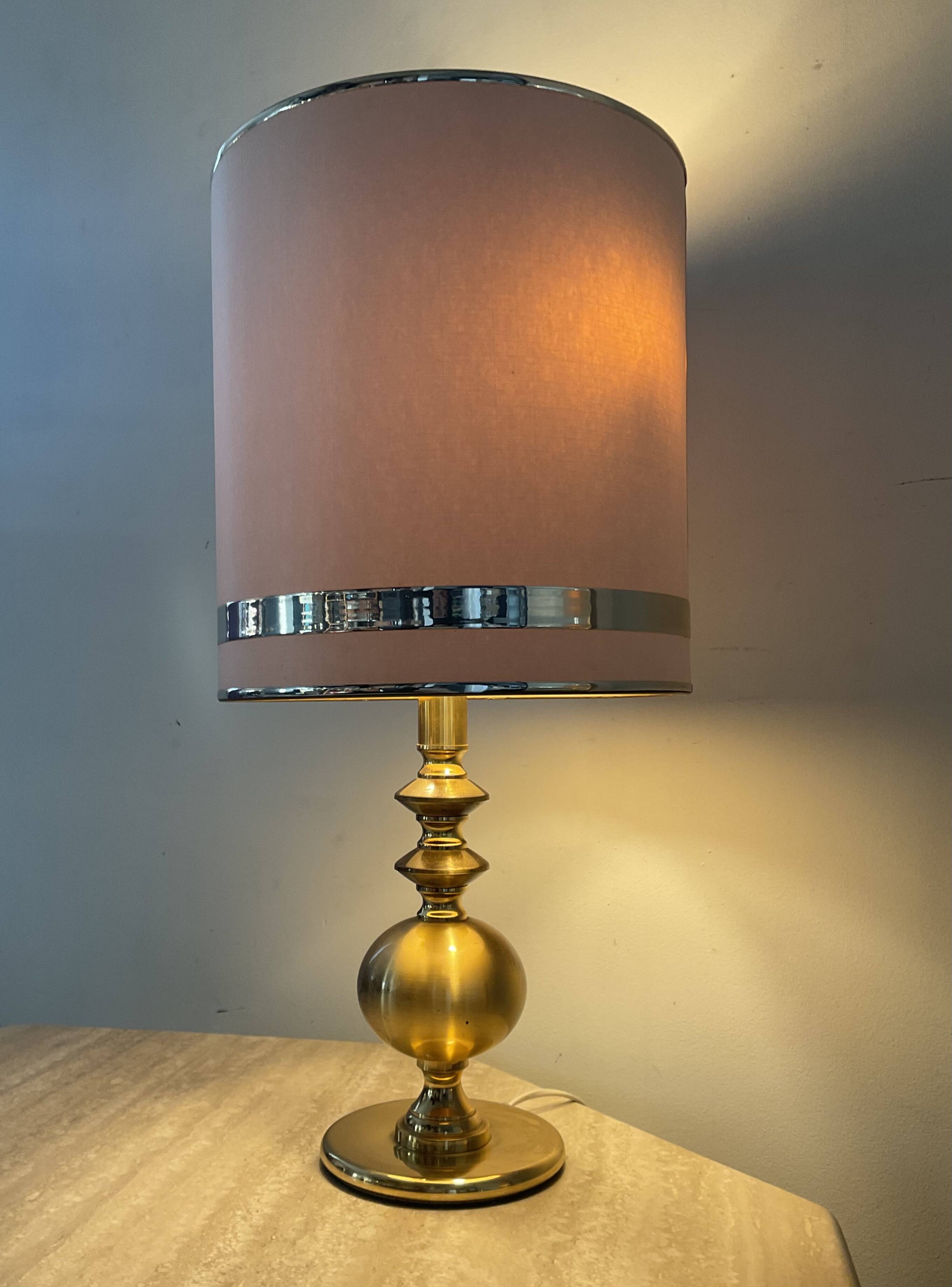 Lampe vintage en laiton des années 70