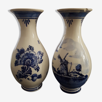 Paire de vases vintage Delft à décor de moulins
