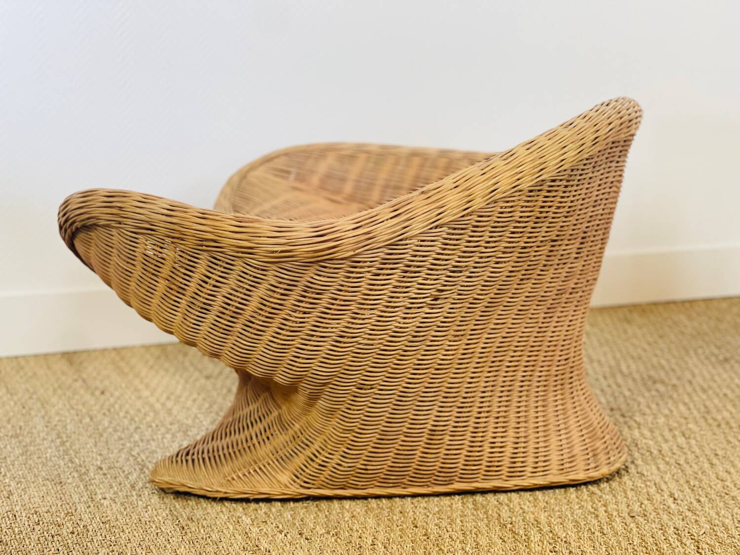 Lotus meditation chair and its rattan table