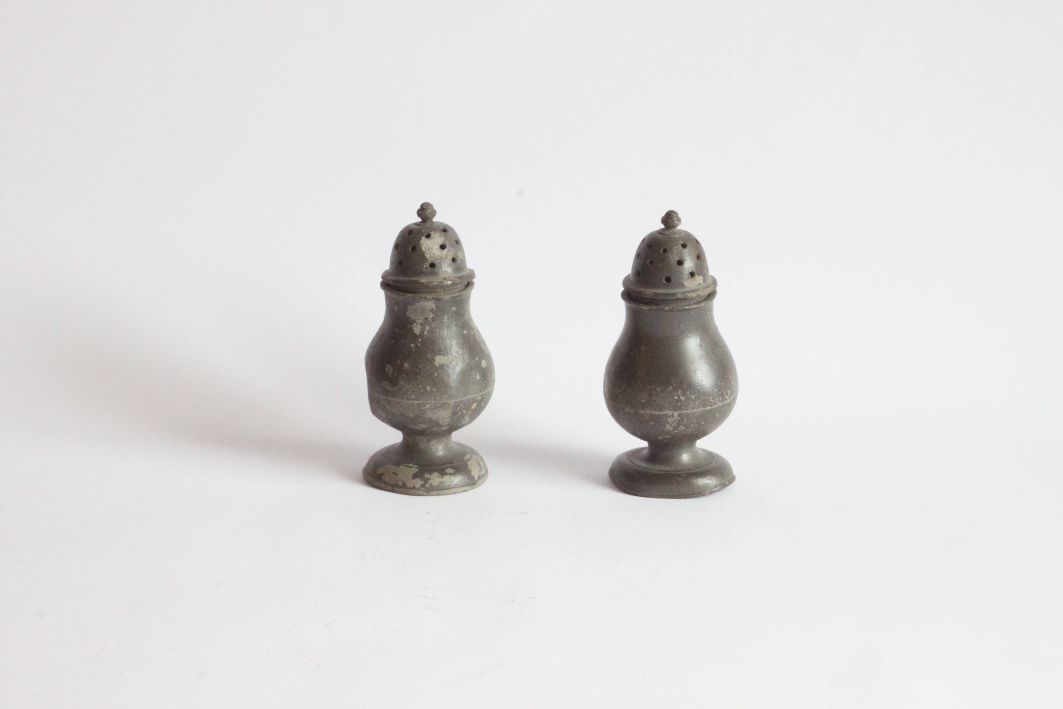 Antique muffineers, salt or sugar shakers in pewter, 18th