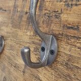 Teak coat rack with 10 double cast iron hooks