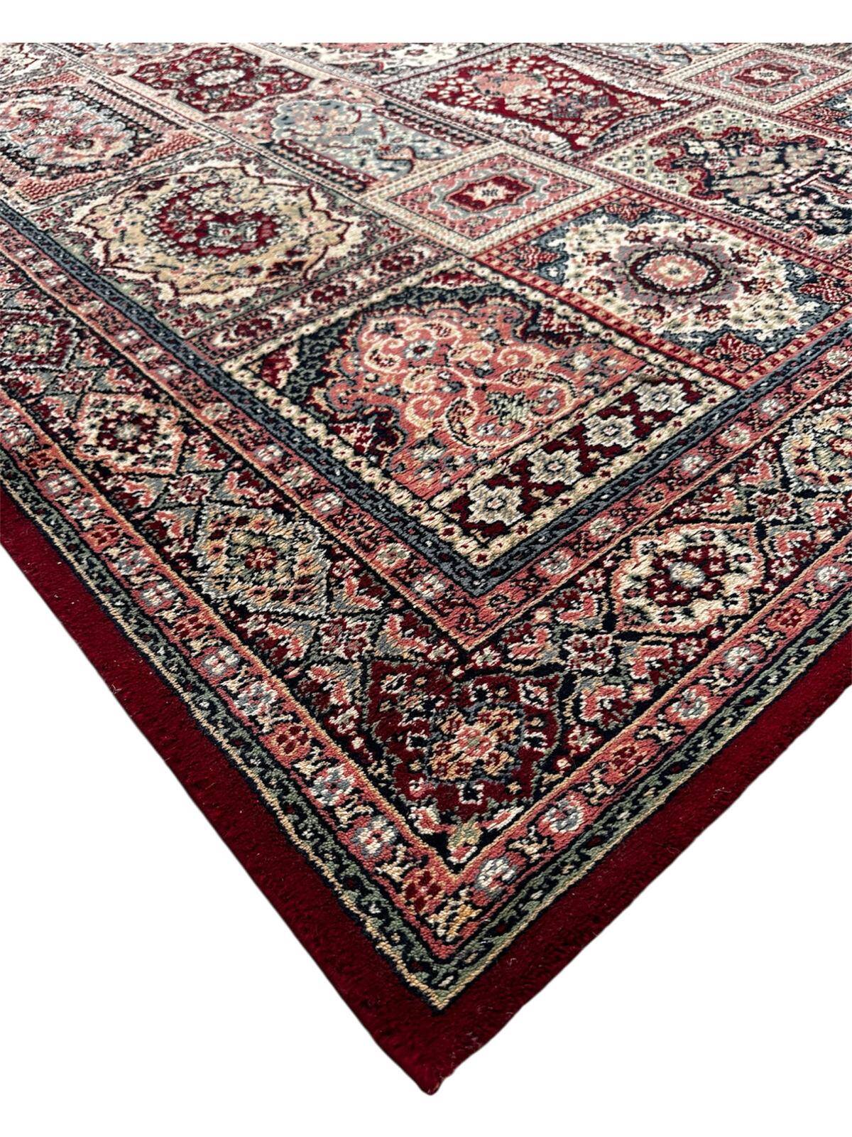 Oriental style rug 230cm x 170cm