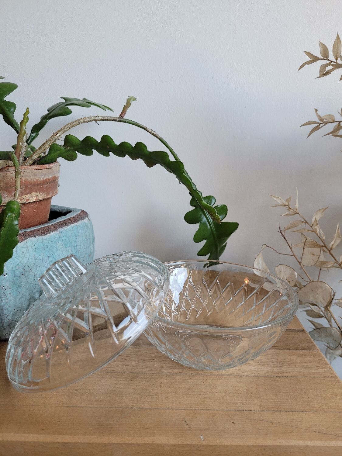 Art Deco glass bonbonnière / sugar bowl