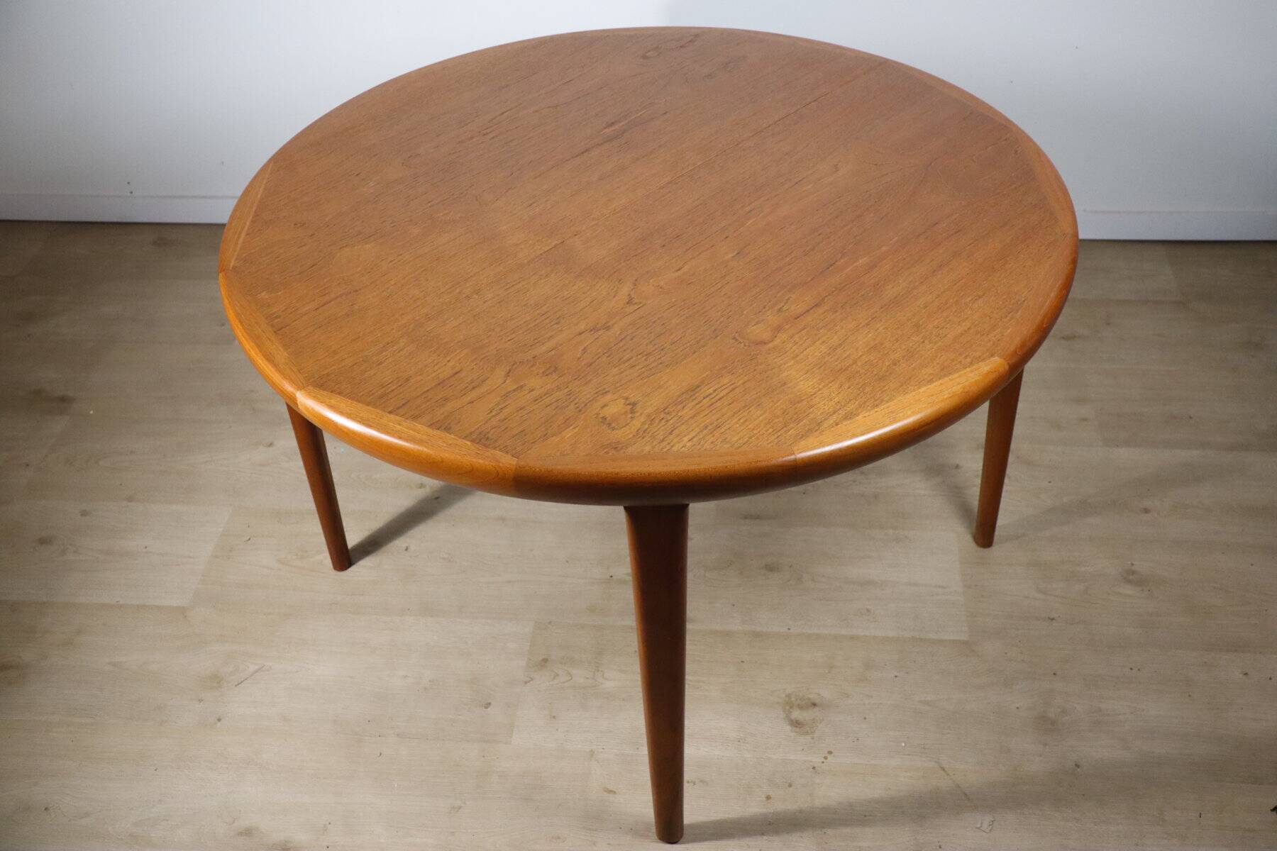 VV Mobler Spottrup Scandinavian extendable teak table, 1960