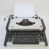 Olympia traveller typewriter luxury 70s