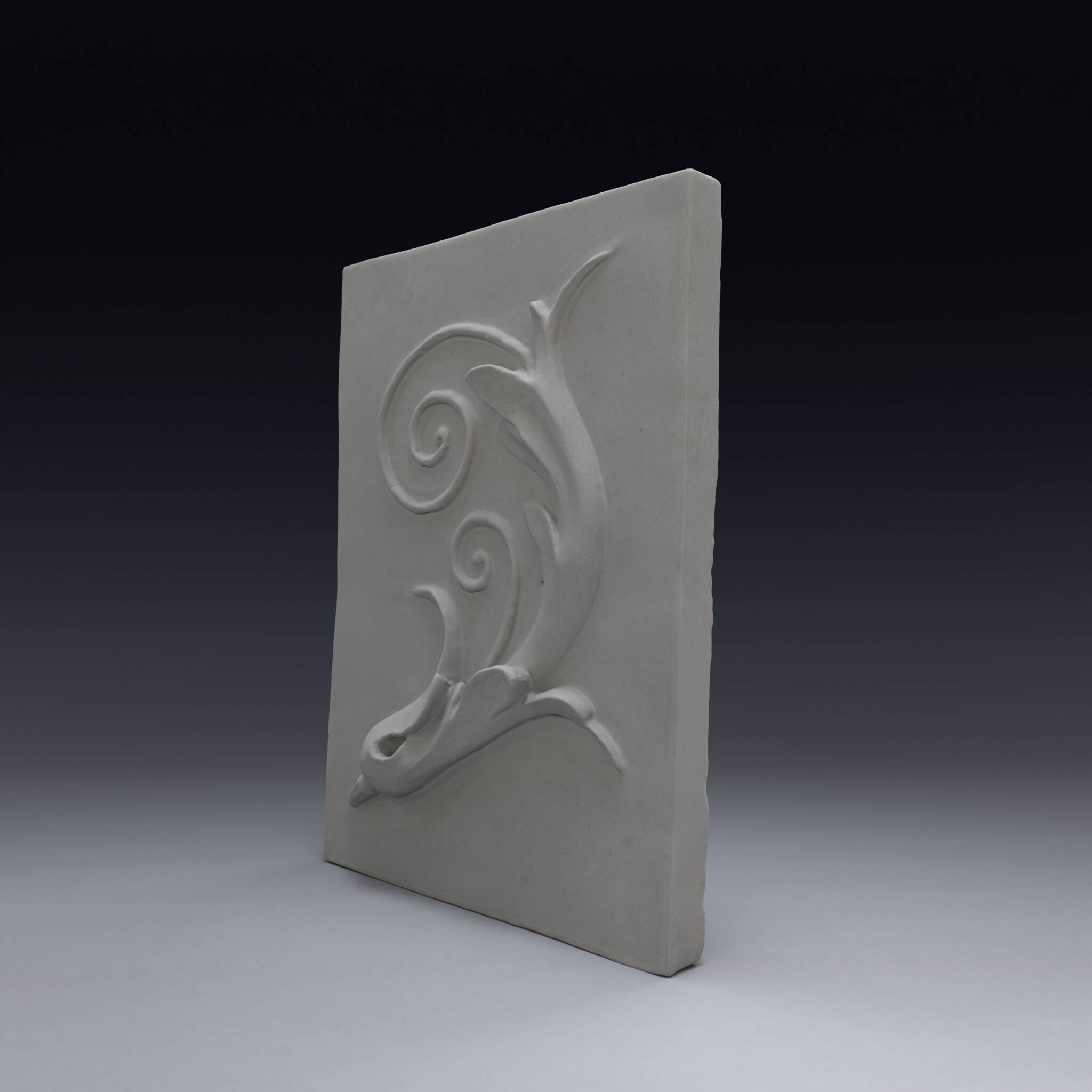 Bas-relief en plâtre d'une feuille d'acanthe.