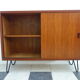 Buffet avec des portes coulissantes