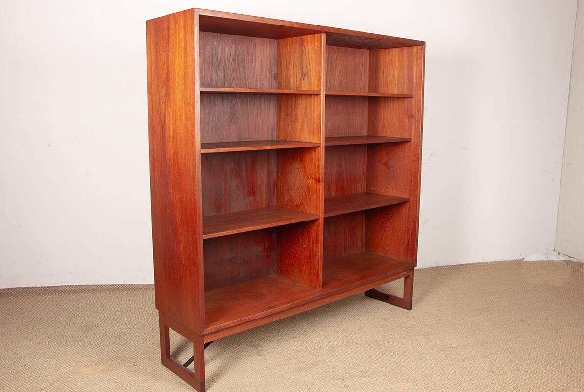 Large Scandinavian teak shelving unit with 6 adjustable shelves by Borge Mogensen