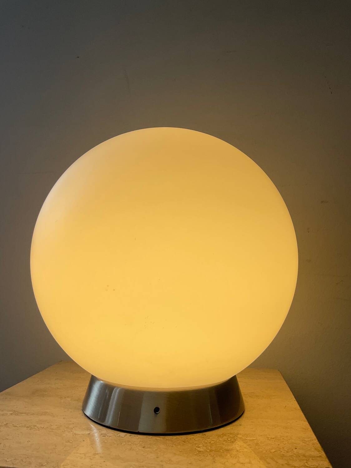 Designer ball lamp in frosted glass and chrome metal