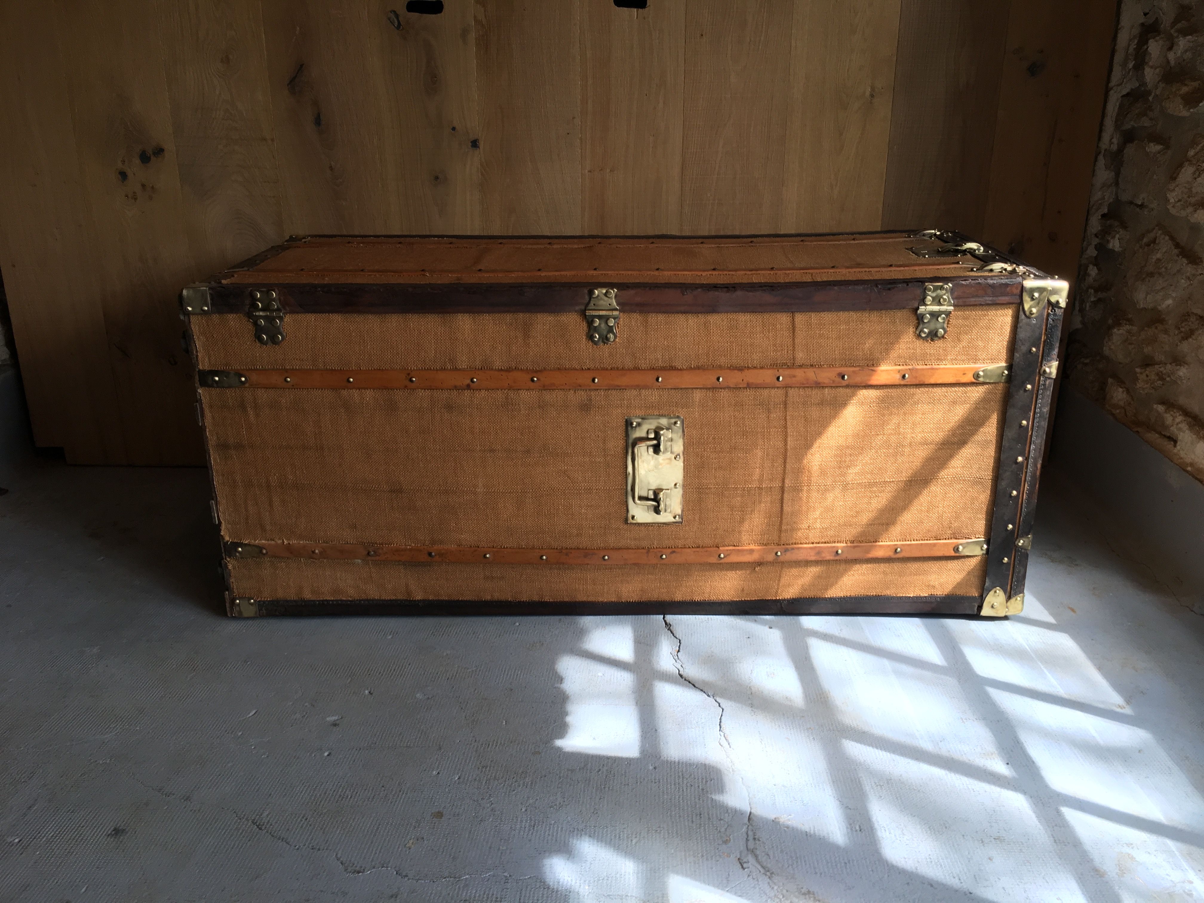 Trunk cabin in wood and fabrics around 1940