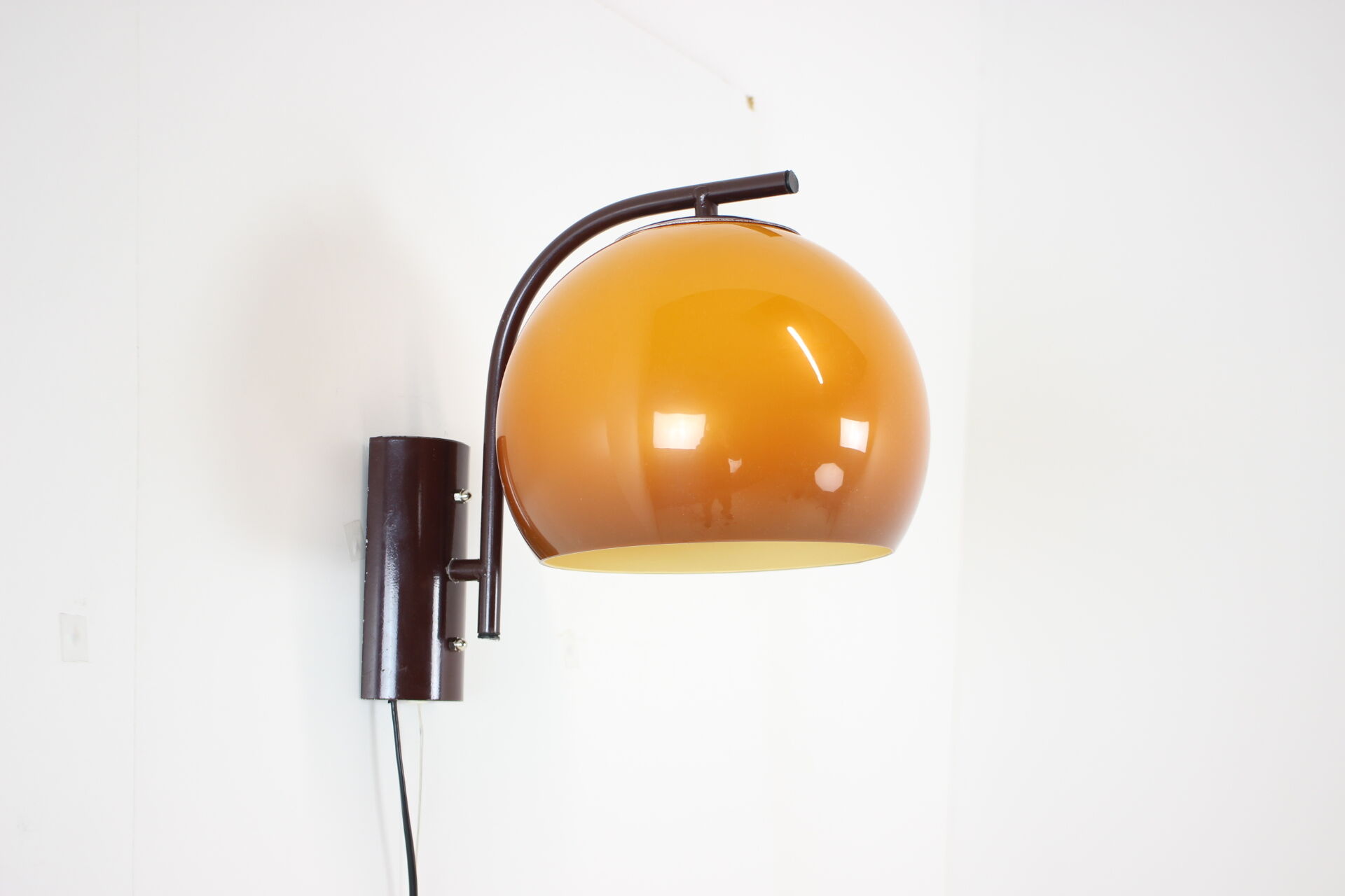 Mid-century wall lamp, 1970s