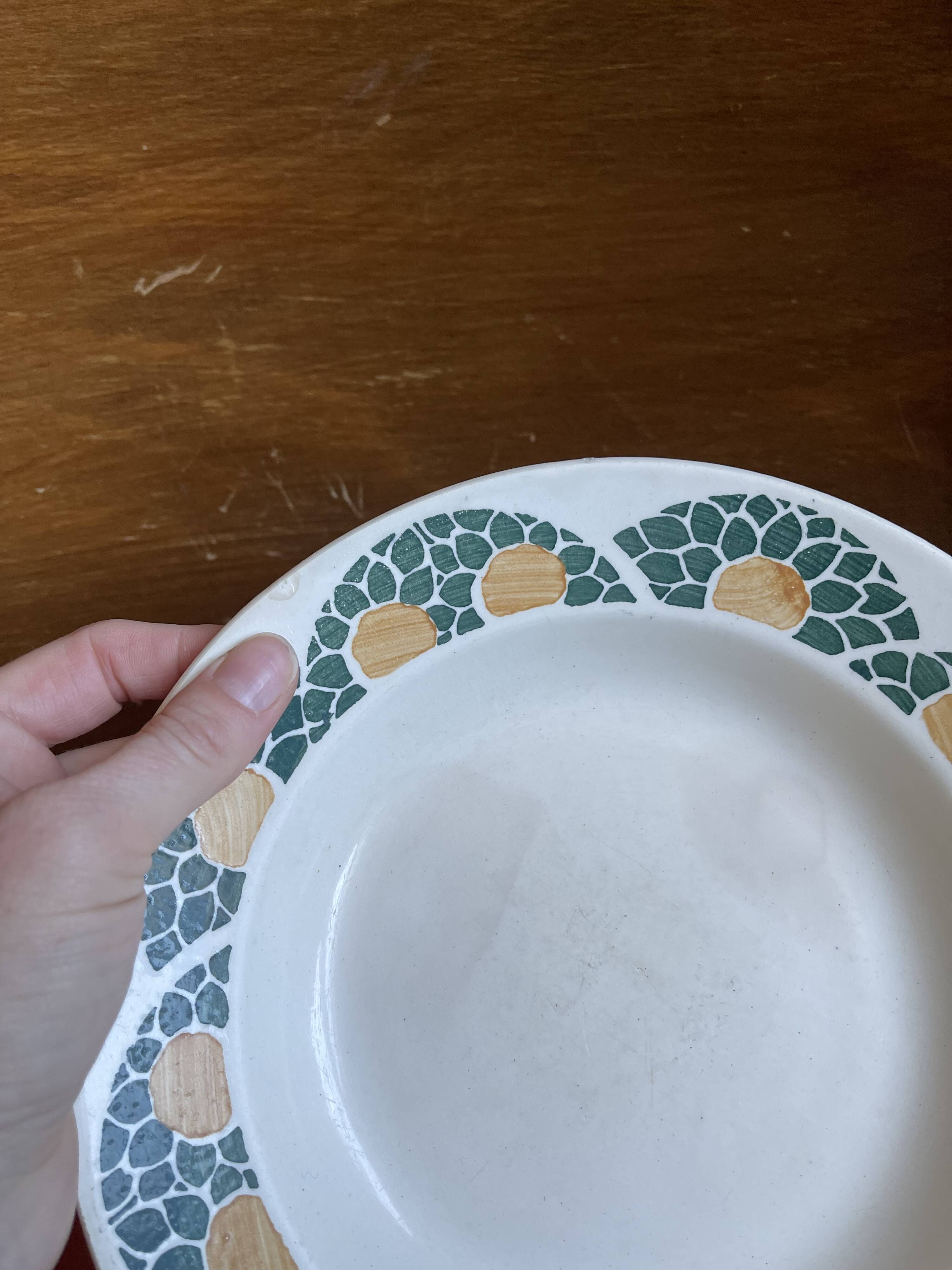 Lot of 8 Givors plates in antique earthenware.