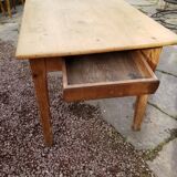 Farm table