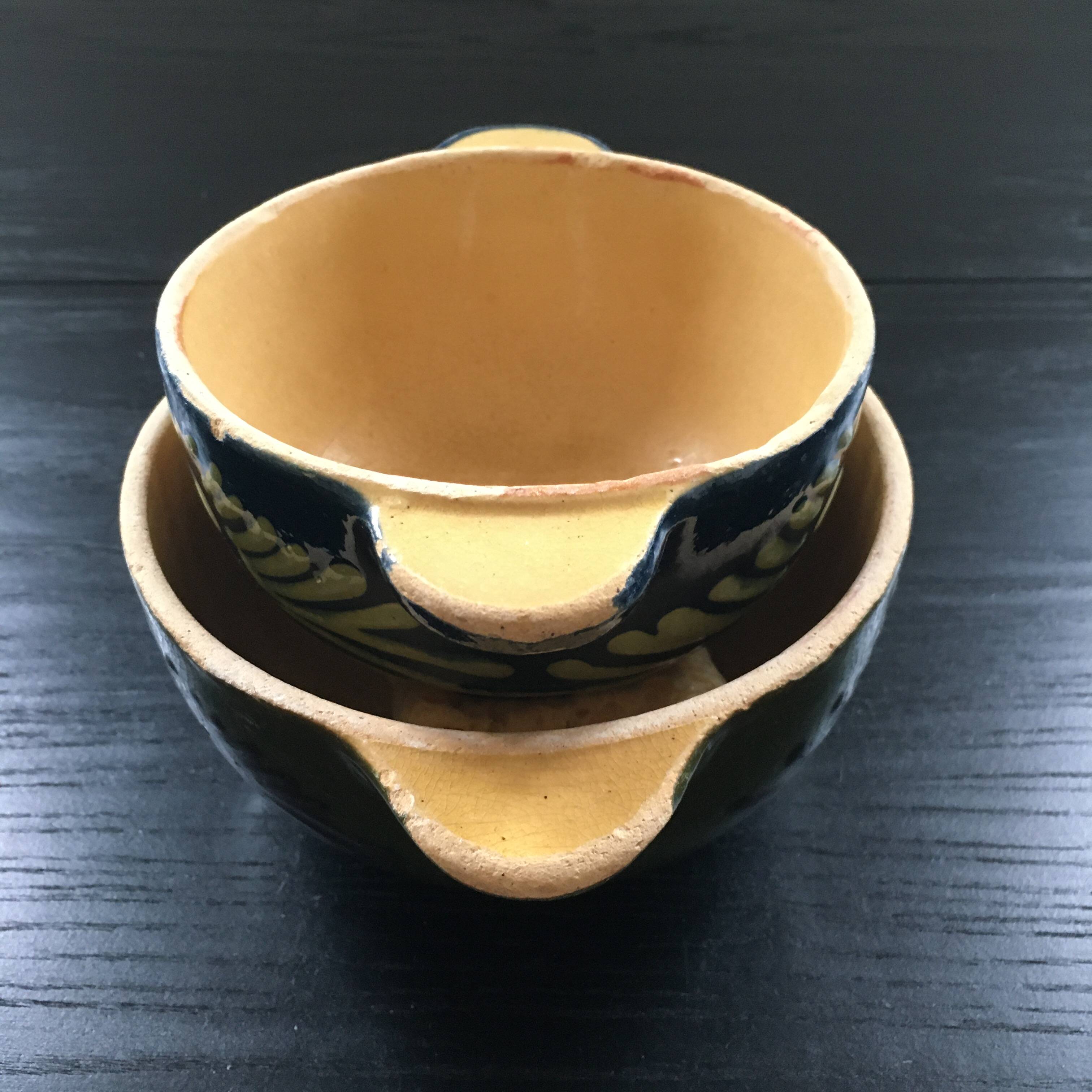 Pair of 2 antique ear bowls