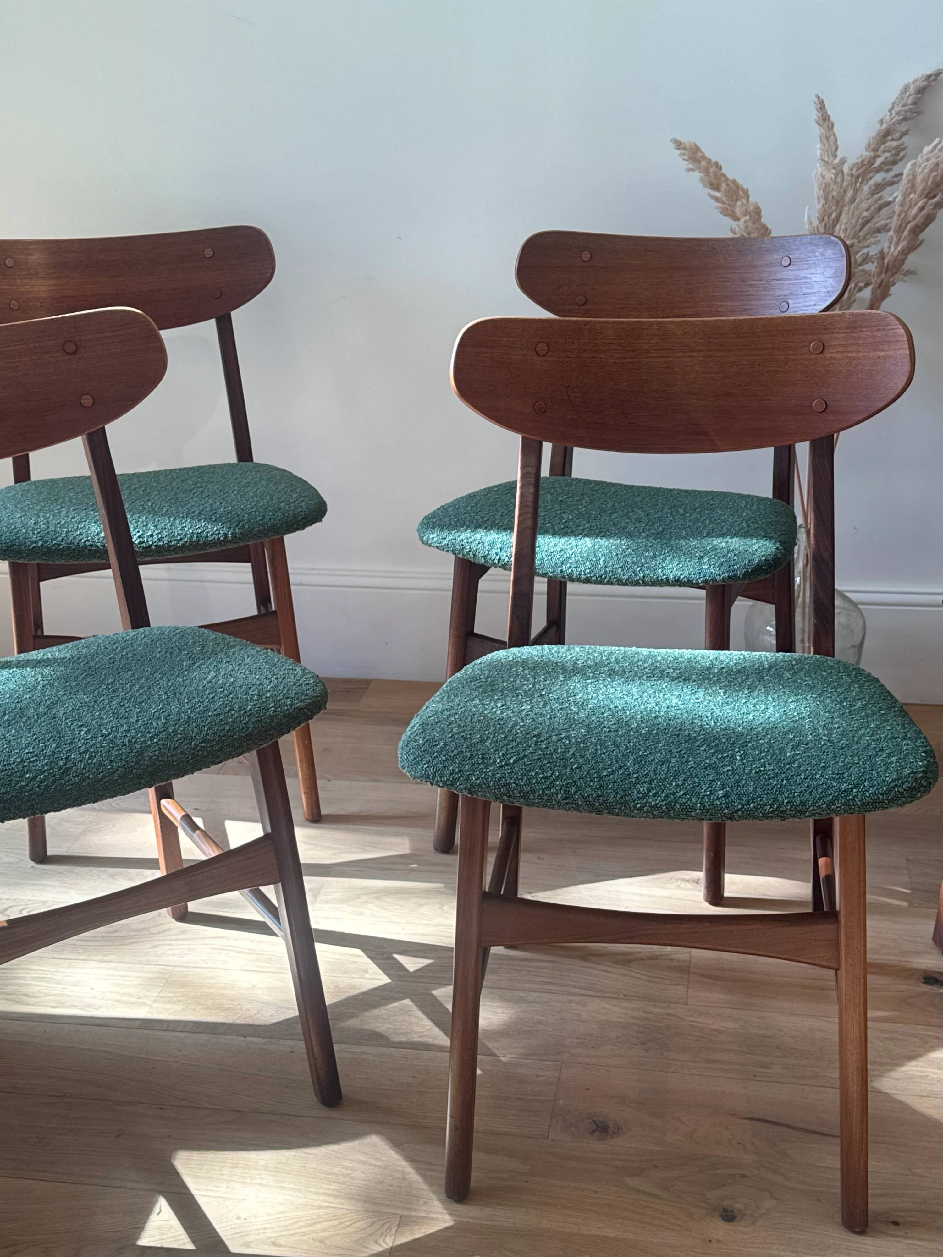 Set of 4 Scandinavian teak chairs – Model "Vagn" – 1960s