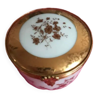 Porcelain box