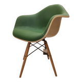 PAW Charles and Ray Eames armchair, Herman Miller, Seng Chicago base